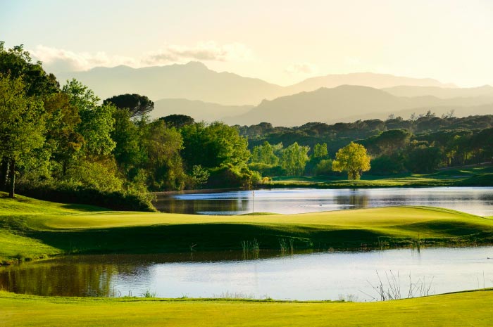 PGA Golf de Catalunya - par 72 y hándicap 36